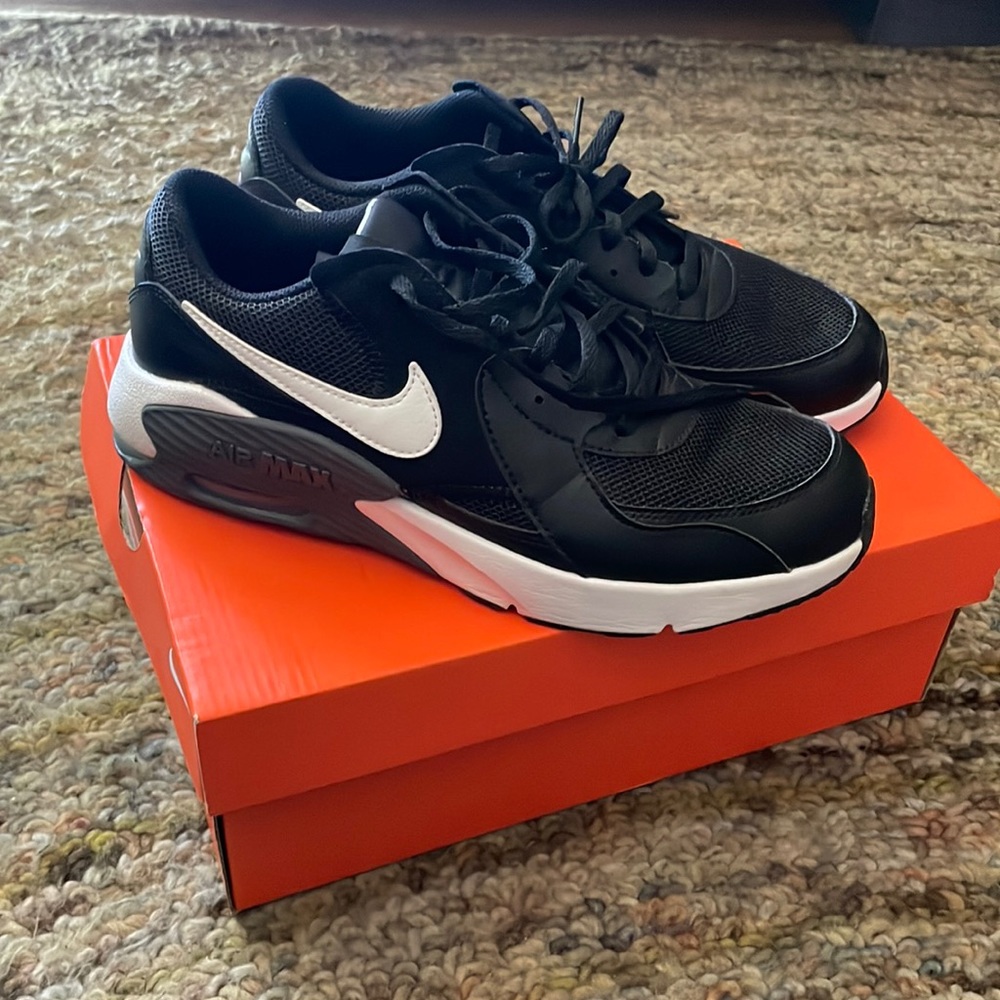 Nike Air Max size 6.5 youth